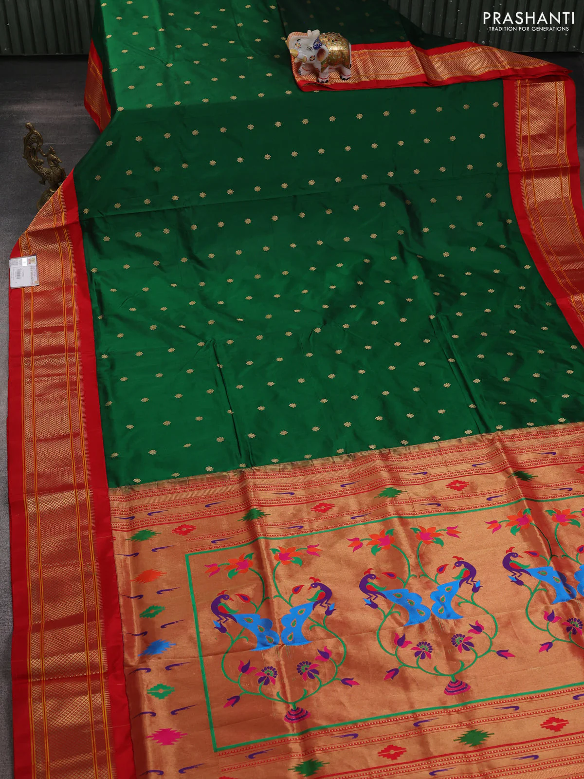 Pure paithani silk saree green and red with allover zari woven buttas and paithani weaving pallu - Image 2