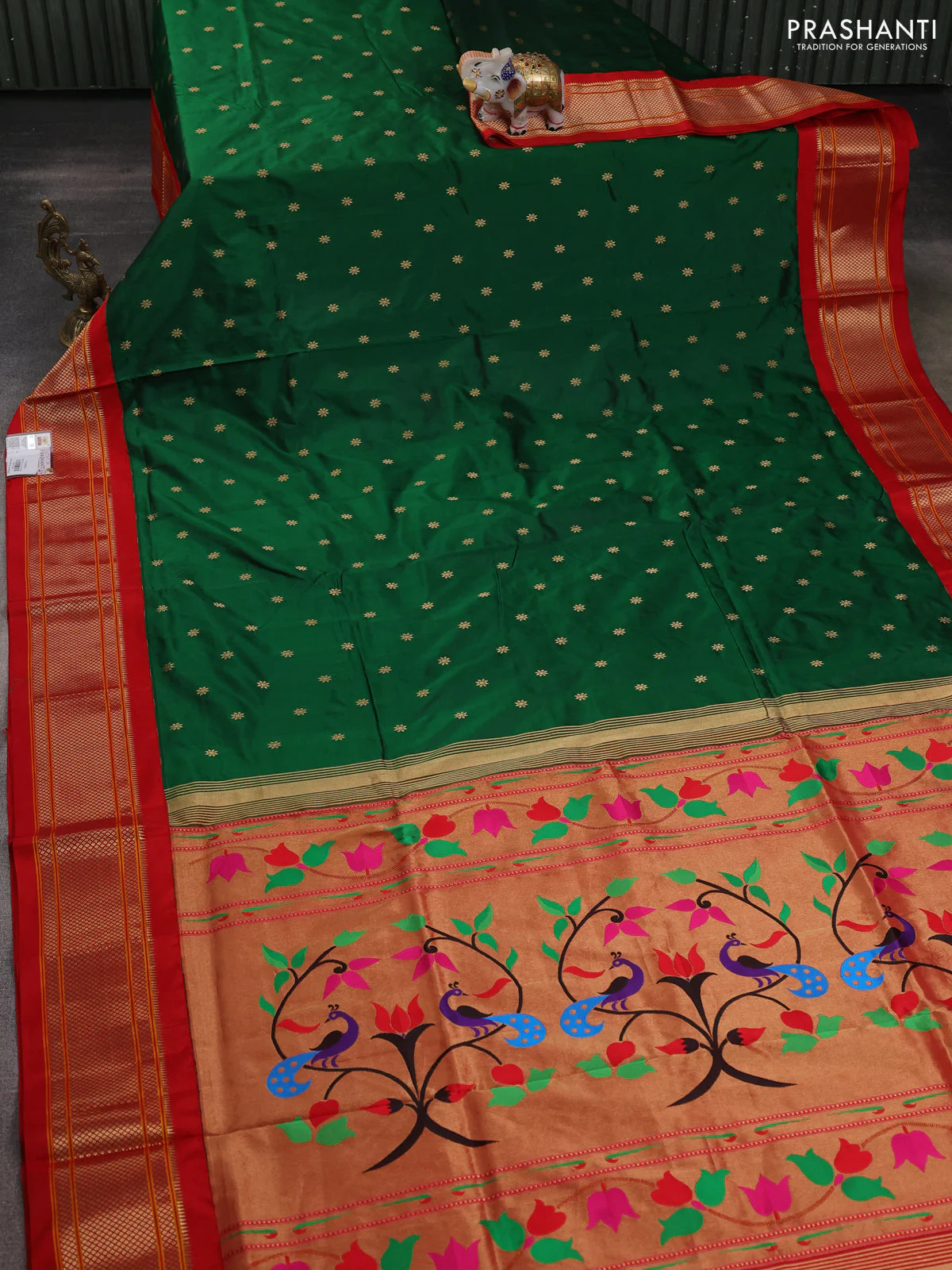 Pure paithani silk saree green and red with allover zari woven buttas and paithani weaving pallu - Image 2