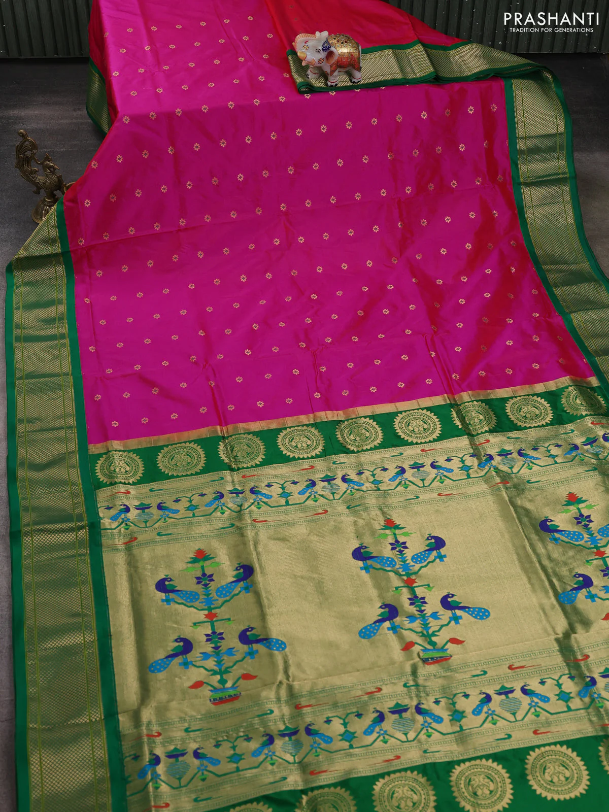 Pure paithani silk saree pink and green with allover floral zari woven buttas and paithani weaving pallu - Image 2