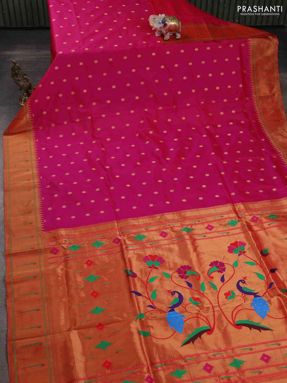Pure paithani silk saree pink and red with allover zari woven buttas and zari woven muniya butta border - Image 2