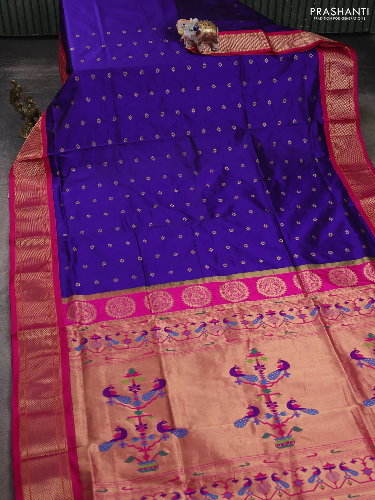 Pure paithani silk saree violet and pink with allover floral zari woven buttas and paithani weaving pallu - Image 2