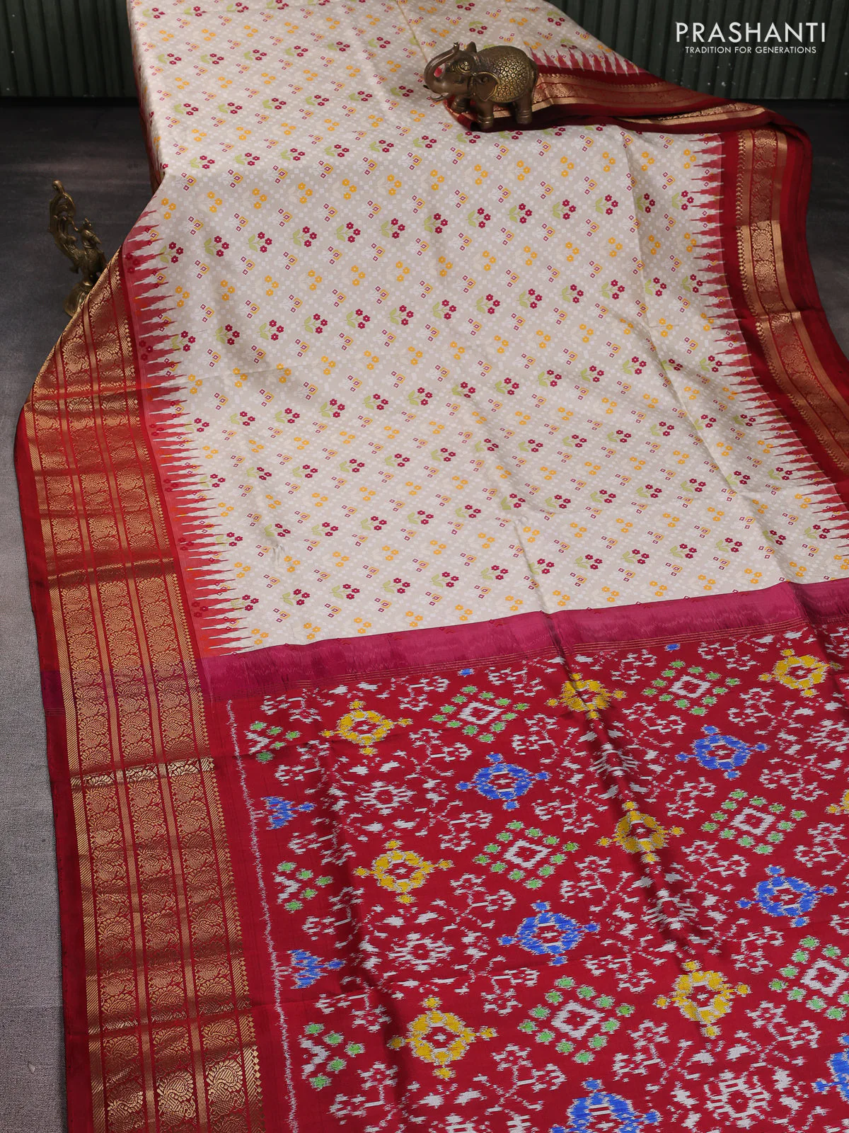 Pure pochampally silk saree beige and maroon with floral prints and temple design annam zari woven border - Image 2