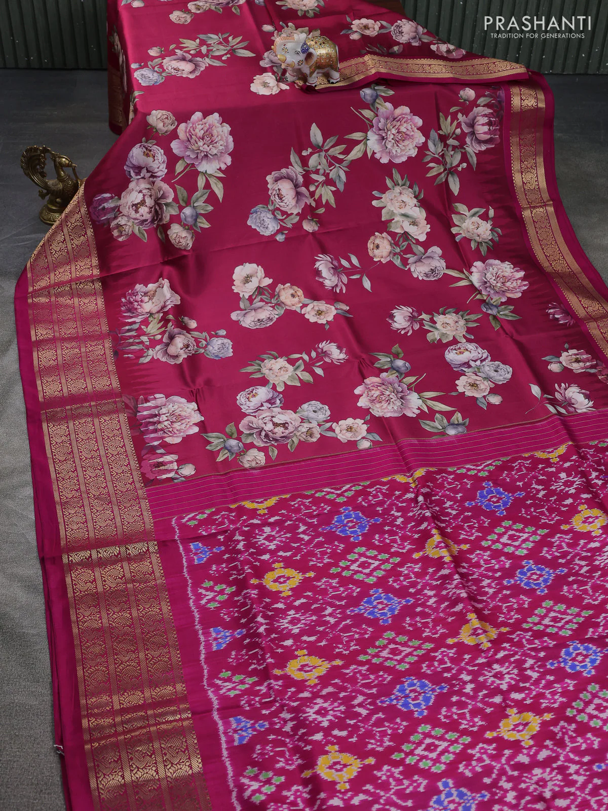 Pure pochampally silk saree pink with allover floral digital prints and temple design annam zari woven border - Image 2