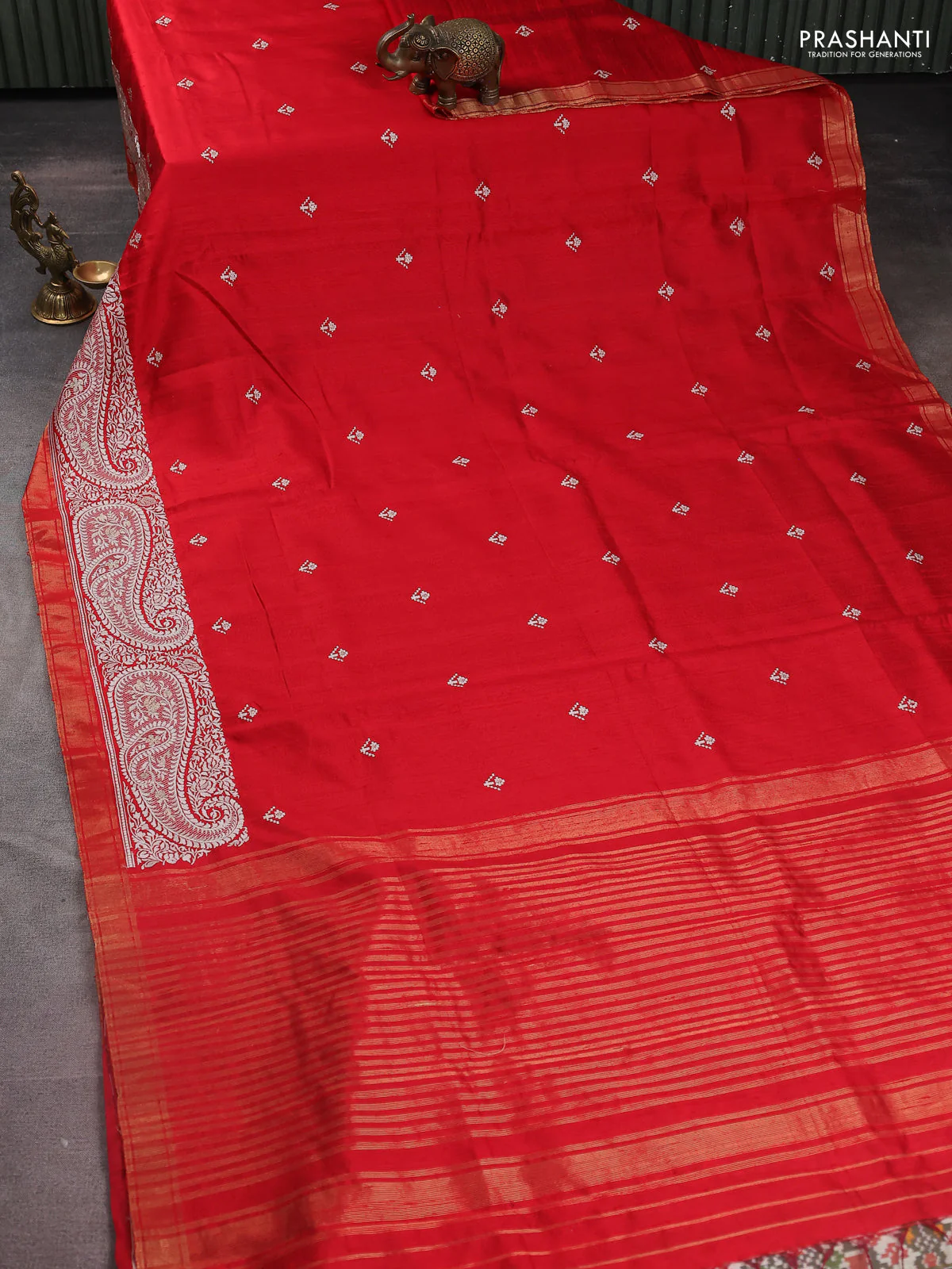 Pure raw silk saree red with embroidery buttas and paisley embroidery border - Image 2