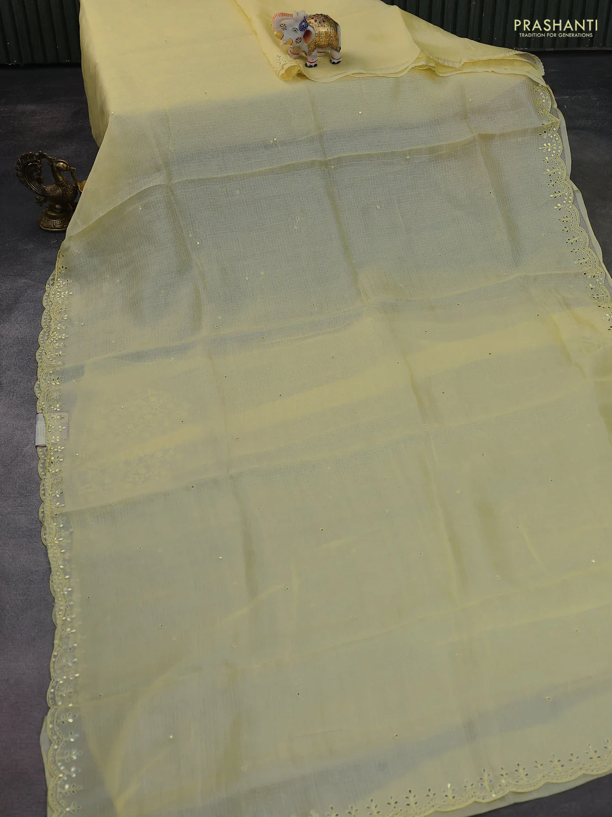 Pure silk kota saree pale yellow with mirror embrodery buttas and mirror embriodery border - Image 2