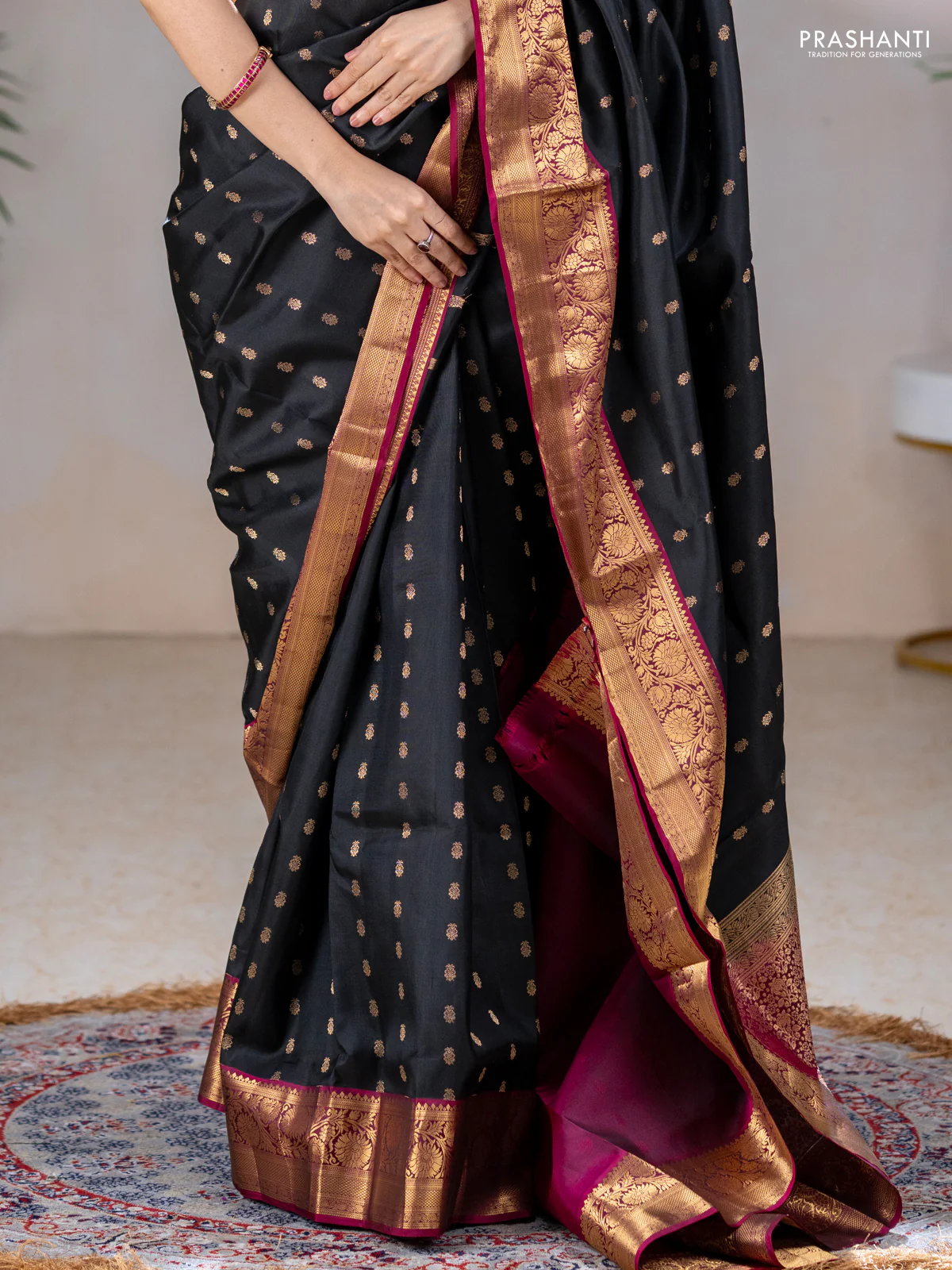 Pure soft silk saree black and dark magenta pink with allover zari woven buttas and rich zari woven border - Image 4