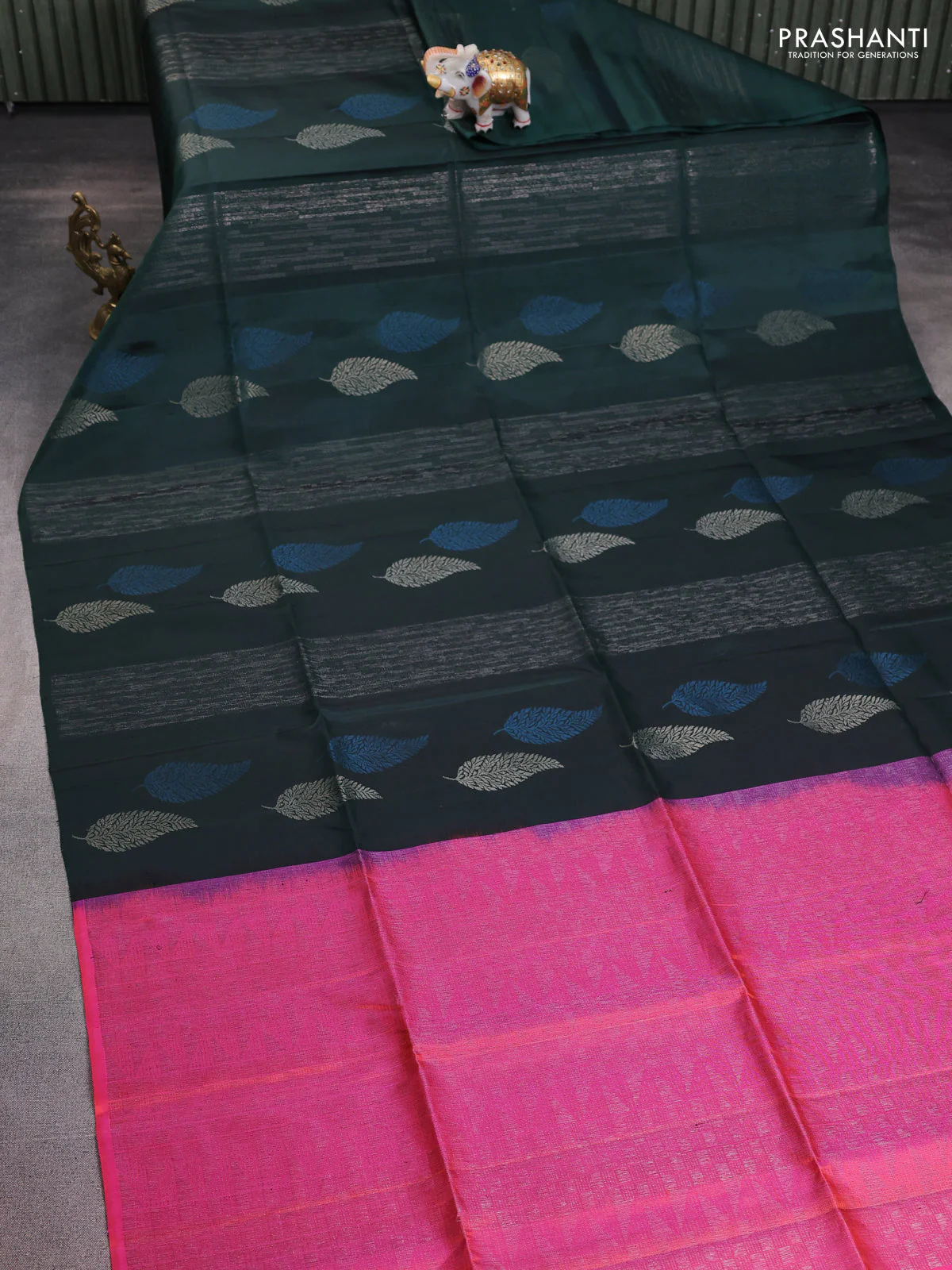 Pure soft silk saree bottle green and dual shade of pink with allover zari weaves & leaf buttas in borderless style - Image 2