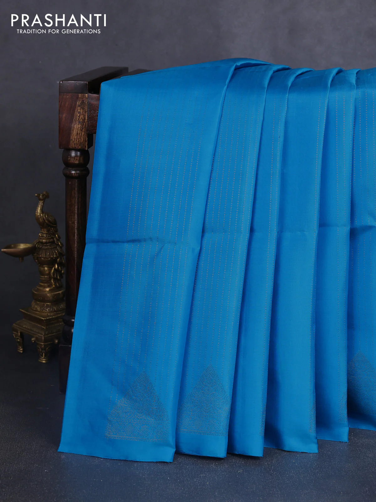 Pure soft silk saree cs blue and violet with allver zari weaves inborderless style
