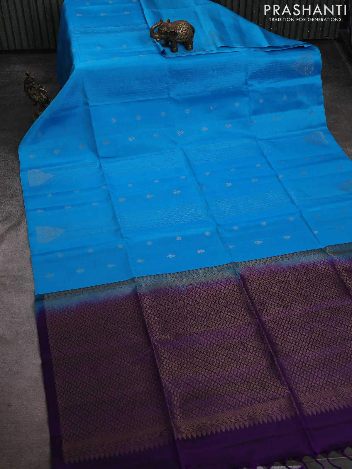 Pure soft silk saree cs blue and violet with allver zari weaves inborderless style - Image 2