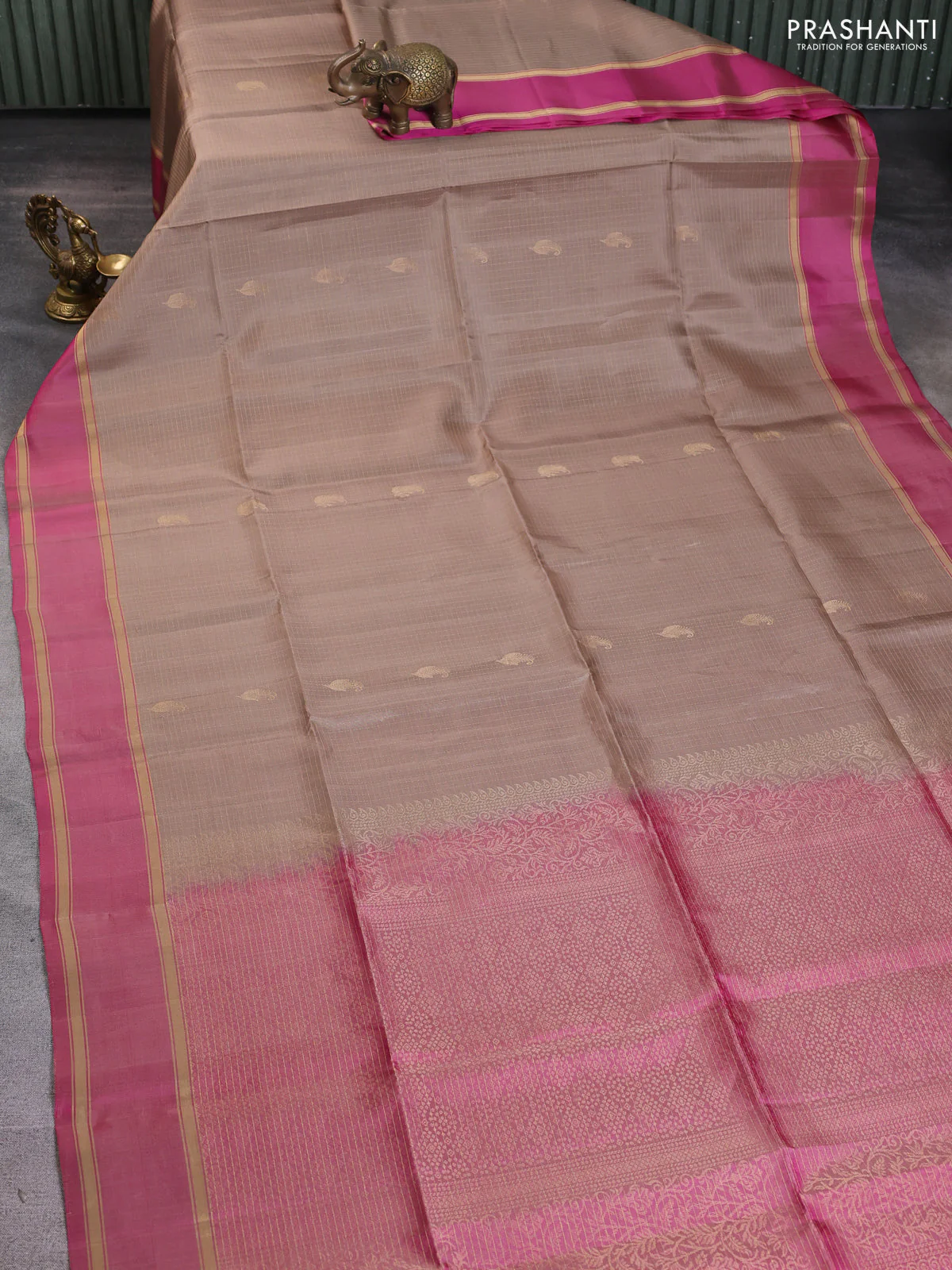 Pure soft silk saree dark beige and pink with allover small zari checks & buttas and rettapet zari woven border - Image 2
