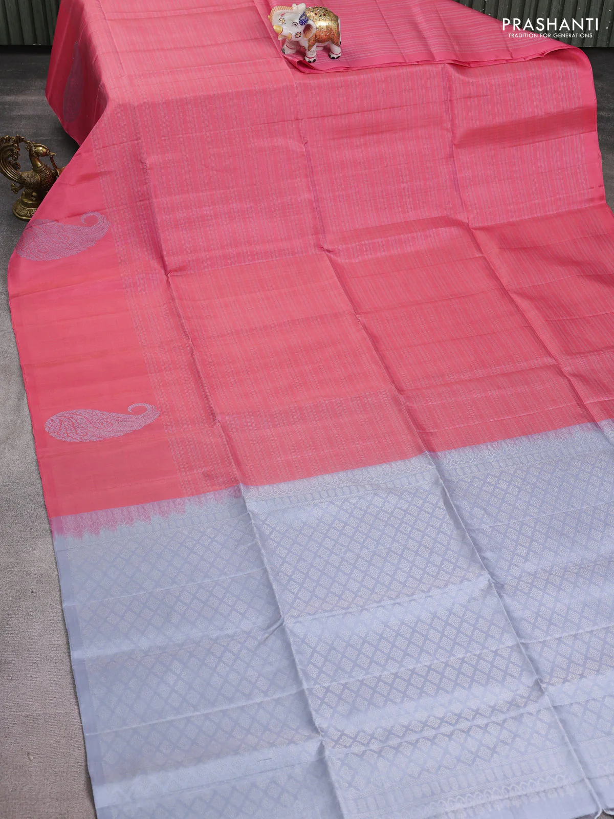 Pure soft silk saree dark peach and grey with allover small checked pattern and paisley thread woven butta border - Image 2