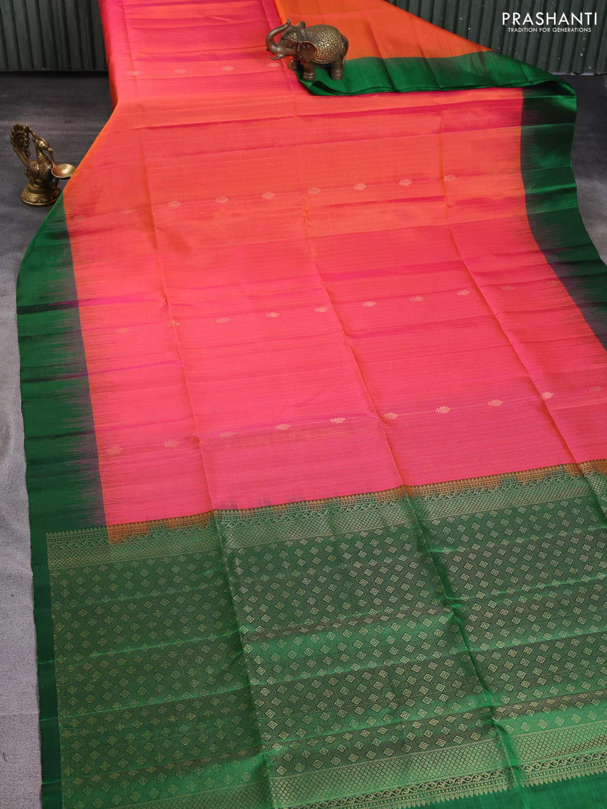 Pure soft silk saree dual shade of peach pink and green with allover zari weaves & buttas and simple border - Image 2