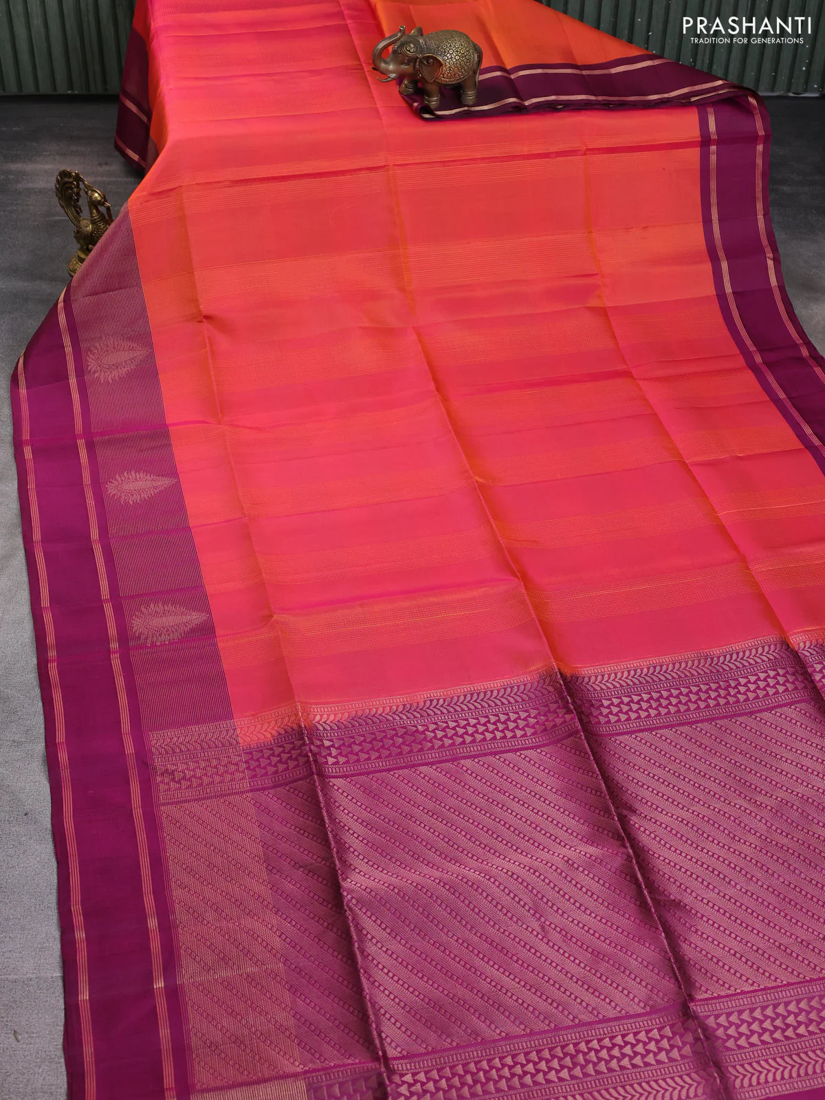 Pure soft silk saree dual shade of pinkish orange and deep wine shade with allover thread woven checked pattern and rettapet zari woven border - Image 2