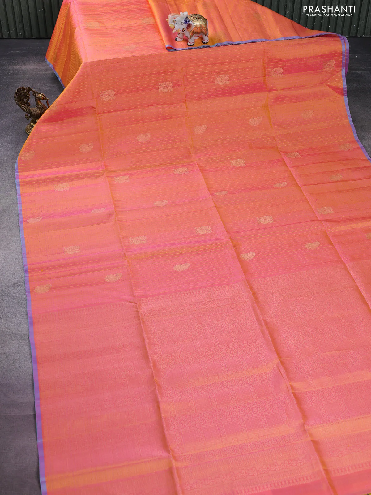 Pure soft silk saree dual shade of pinkish orange with allover checks & annam buttas and piping border - Image 2