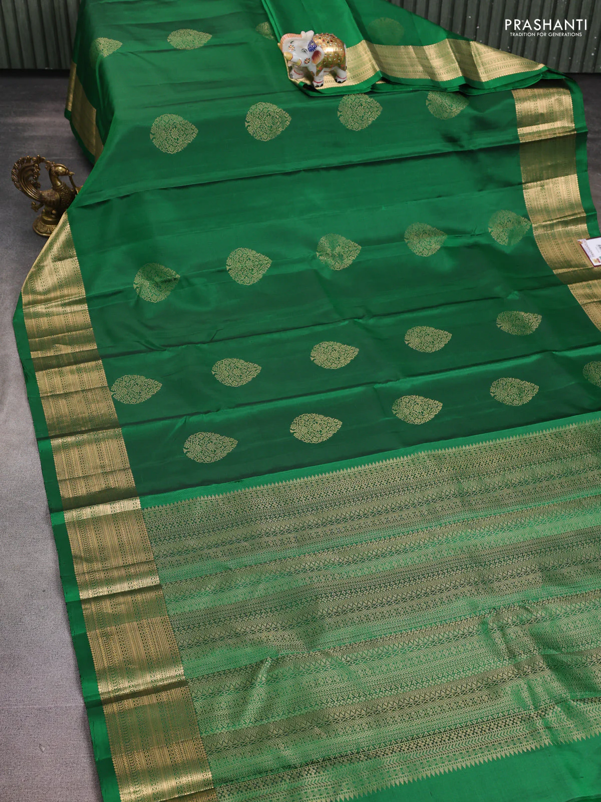 Pure soft silk saree green with thread zari woven buttas and zari woven border - Image 2