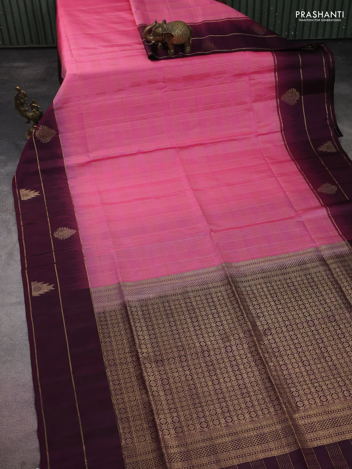 Pure soft silk saree light pink and deep wine shade with allover zari checked pattern and zari woven simple border - Image 2