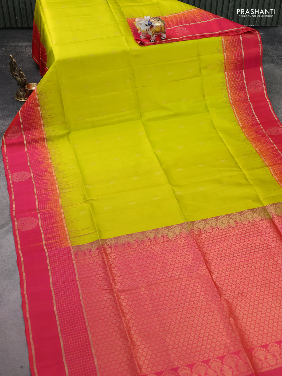 Pure soft silk saree lime yellow and dual shade of pinkish orange with zari woven buttas and zari woven border - Image 2