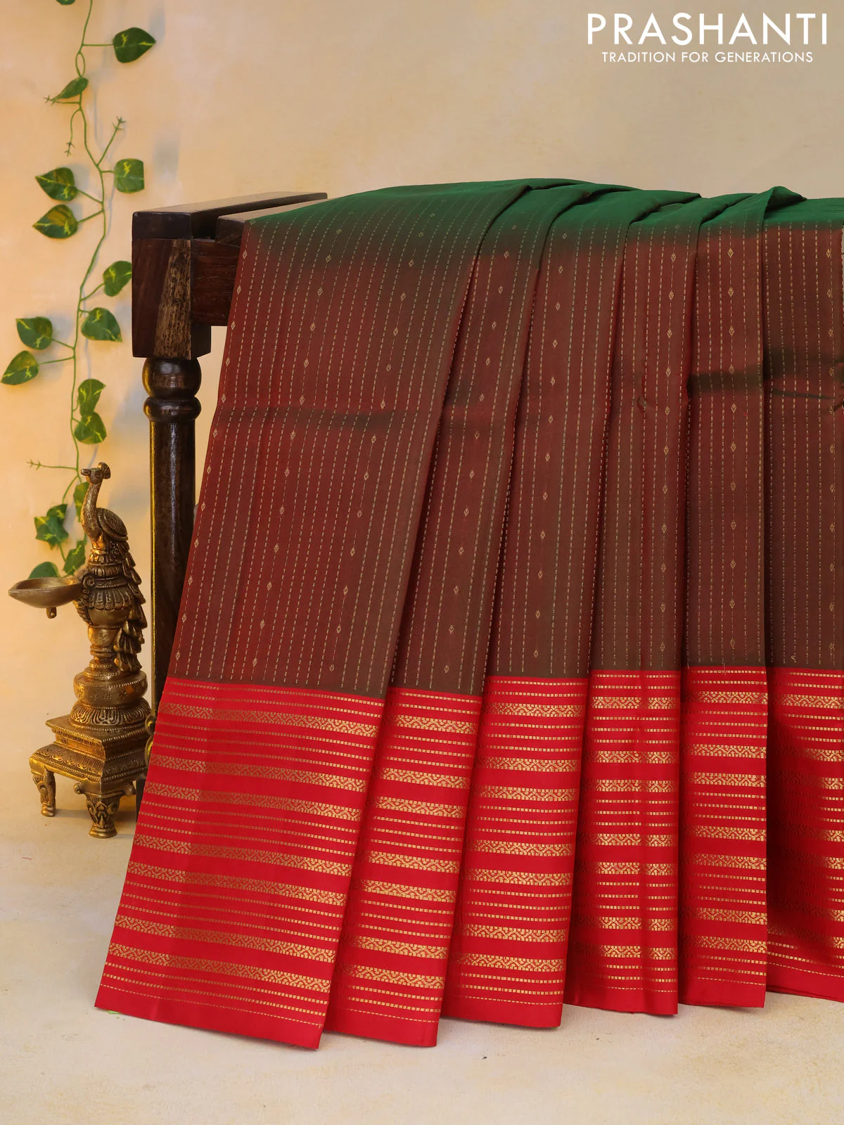 Pure soft silk saree manthulir green and red with allover zari weaves and long zari woven border - Image 6
