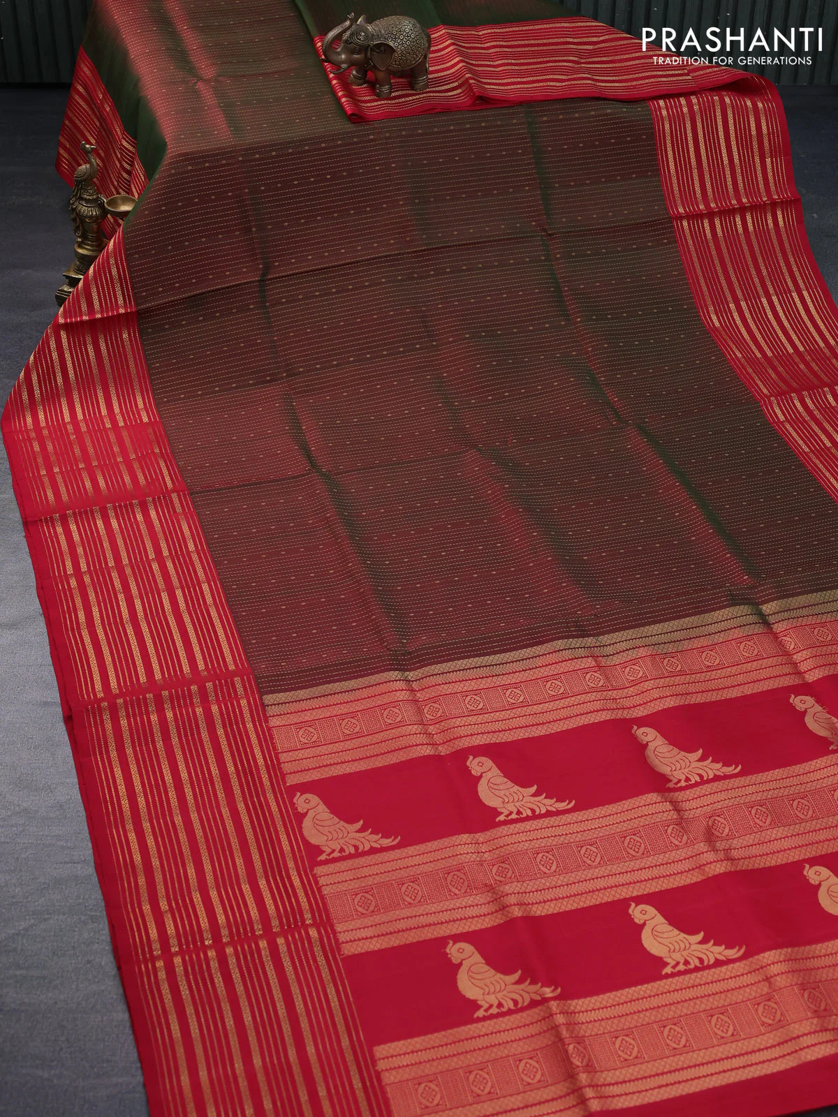 Pure soft silk saree manthulir green and red with allover zari weaves and long zari woven border - Image 7
