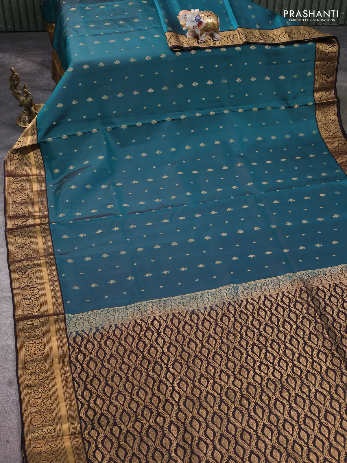 Pure soft silk saree peacock green and coffee brown with allover zari woven buttas and rich zari woven border - Image 2