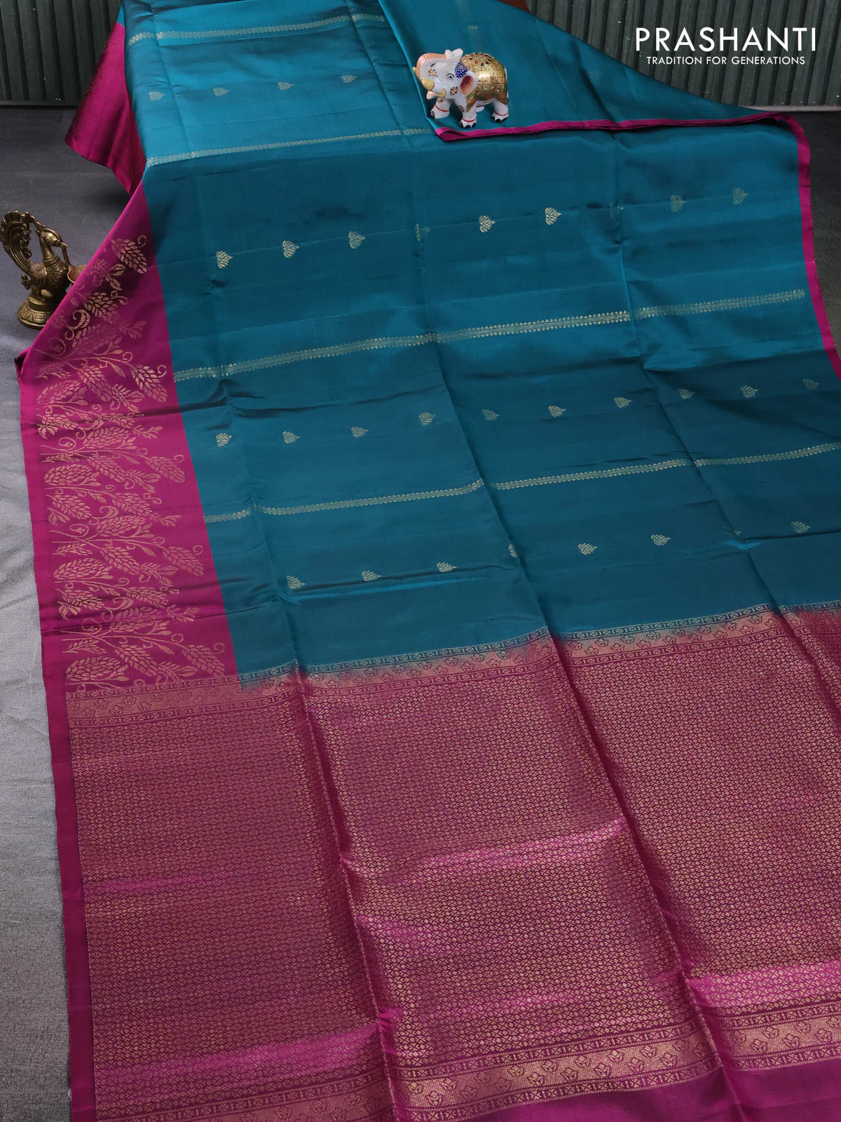 Pure soft silk saree peacock green and magenta pink with zari woven buttas and rich zari woven border - Image 2