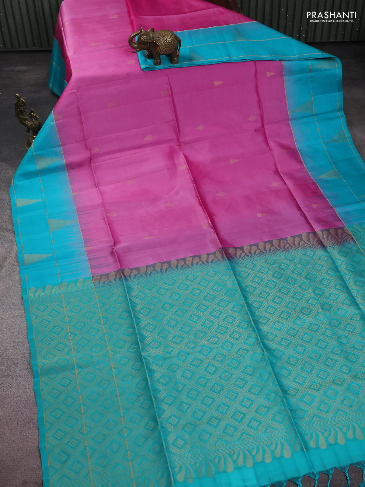 Pure soft silk saree pink and teal blue with allover zari woven buttas and zari woven elephant butta border - Image 2