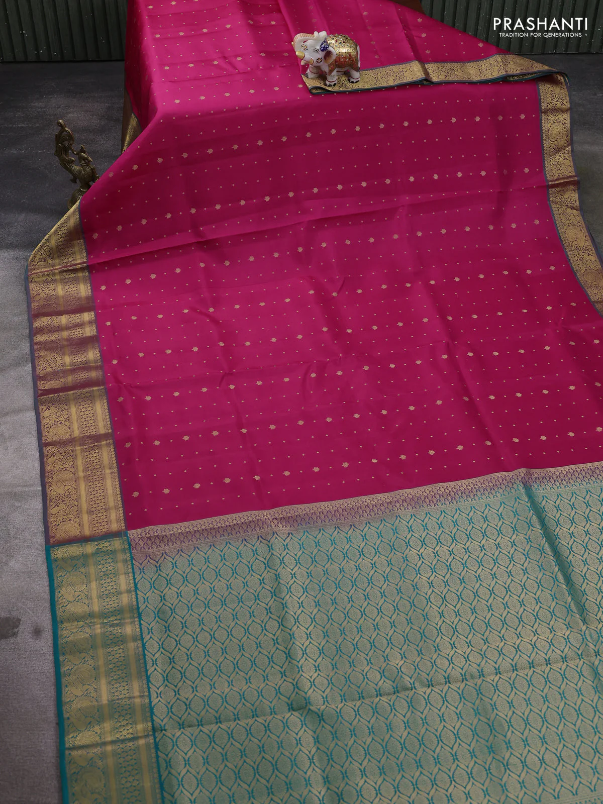 Pure soft silk saree pink and teal green with allover zari woven buttas and zari woven annam border - Image 2