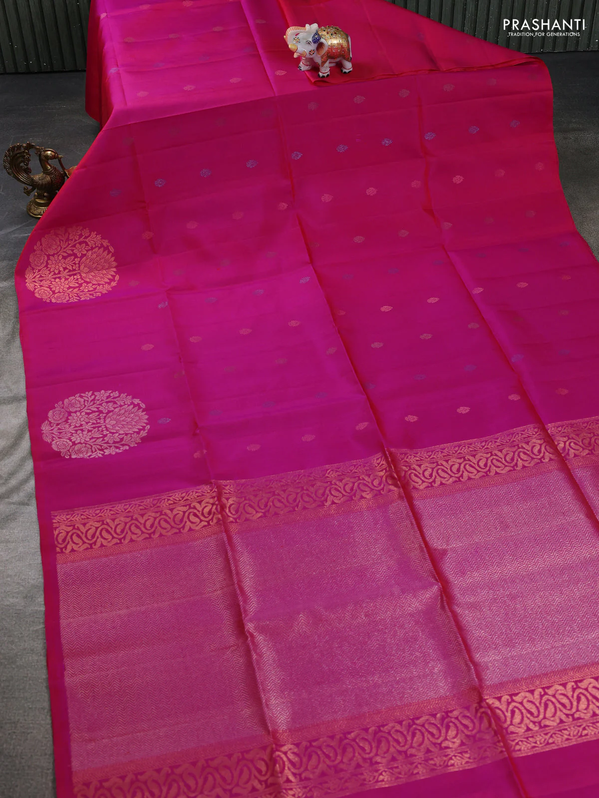 Pure soft silk saree pink with woven buttas and zari woven butta border - Image 2