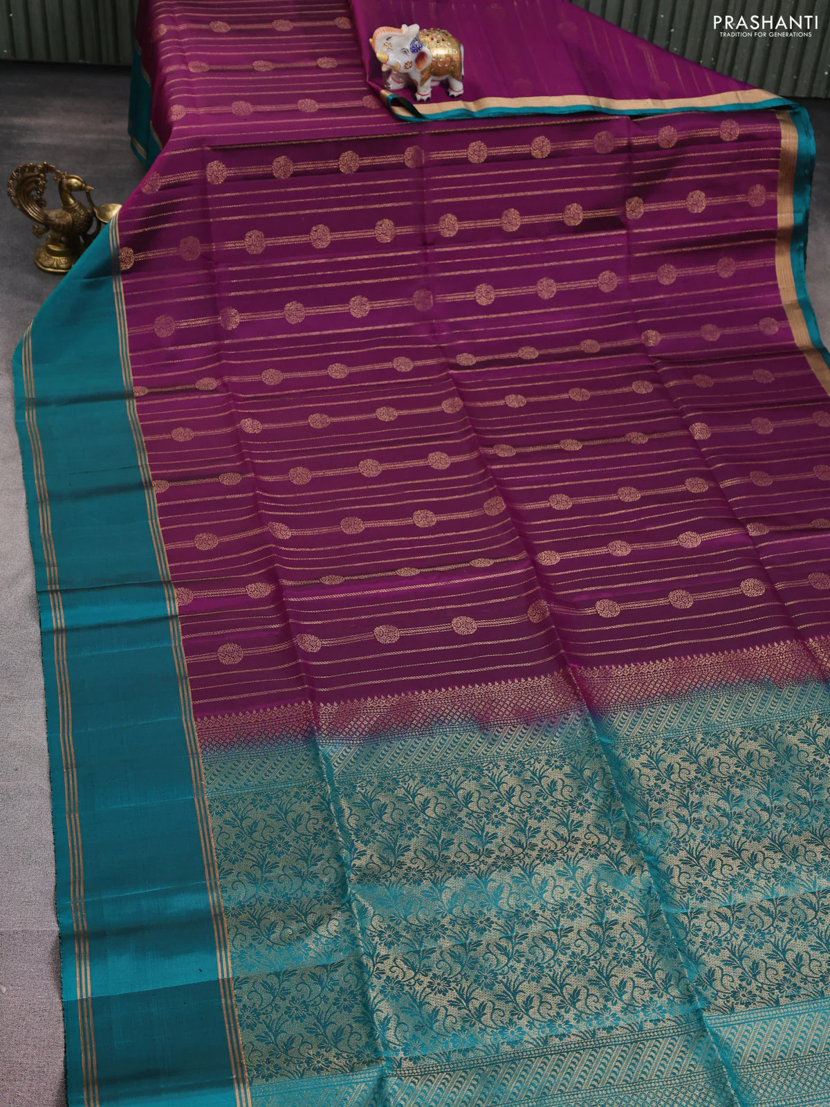 Pure soft silk saree purple and teal green with allover zari weaves and rettapet zari woven border - Image 2