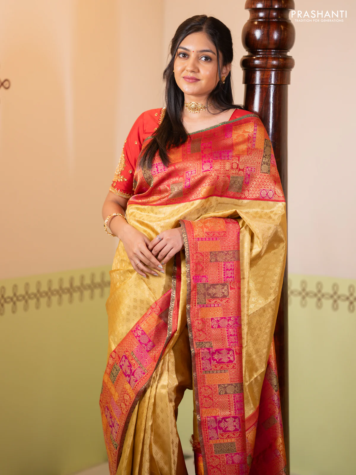 Pure tissue kanchipuram silk saree gold and maroon with allover zari woven butta weaves and long zari woevn paithani style border - Image 2