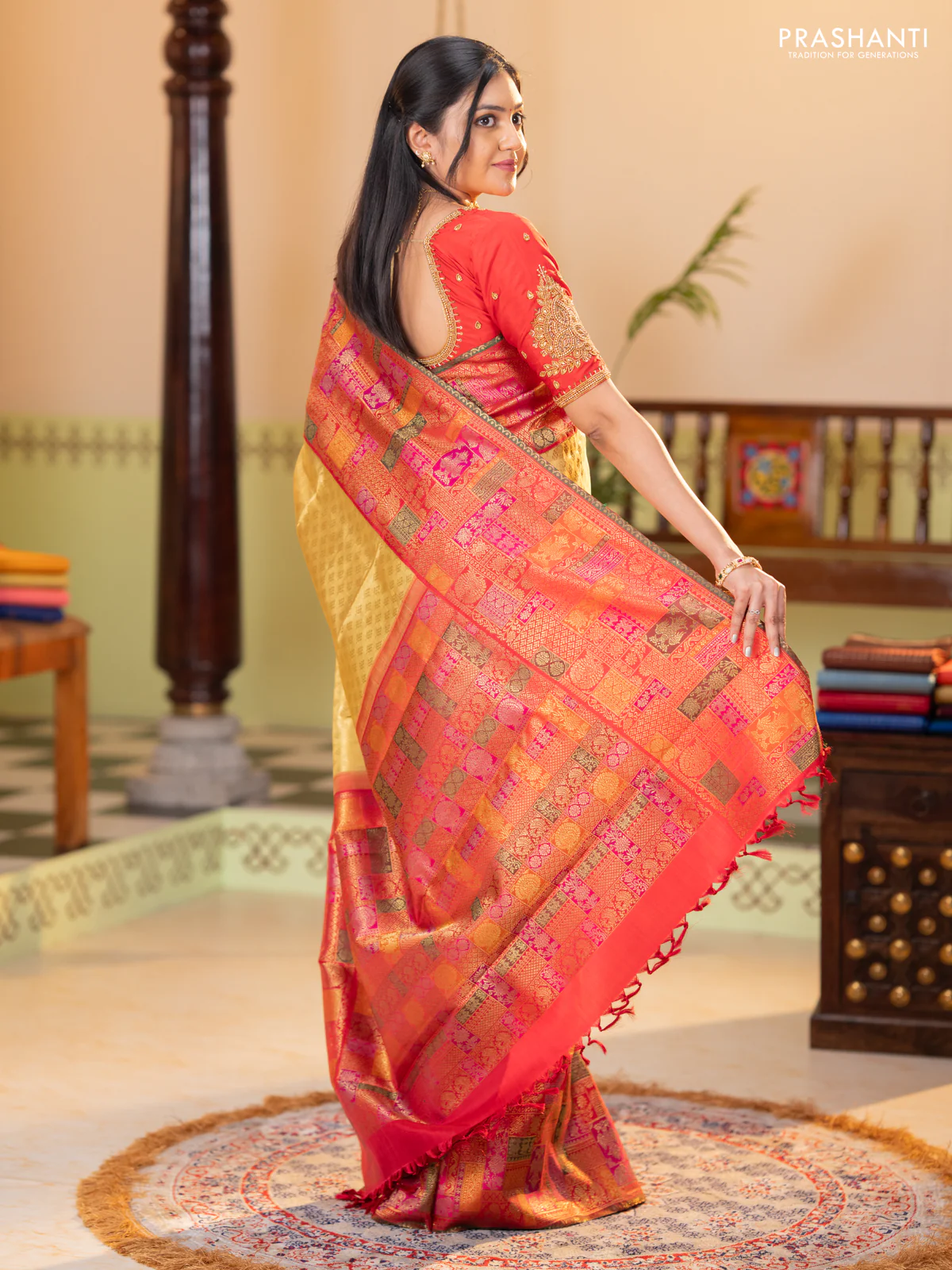 Pure tissue kanchipuram silk saree gold and maroon with allover zari woven butta weaves and long zari woevn paithani style border - Image 3