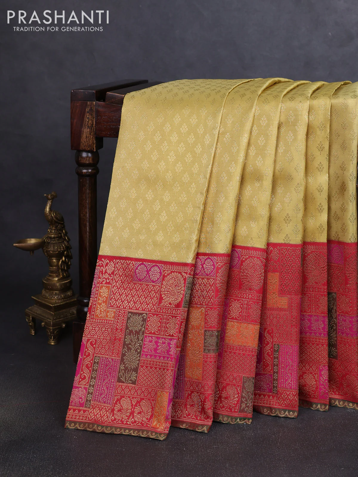 Pure tissue kanchipuram silk saree gold and maroon with allover zari woven butta weaves and long zari woevn paithani style border - Image 5