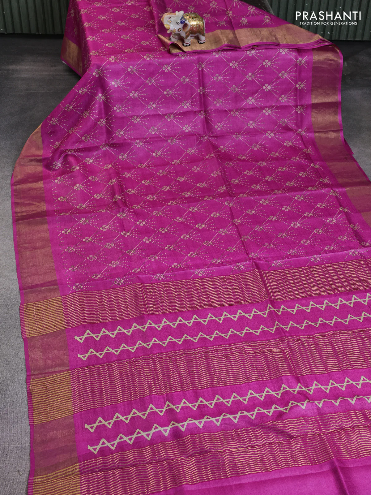 Pure tussar saree magenta pink with allover prints and zari woven border - Image 2