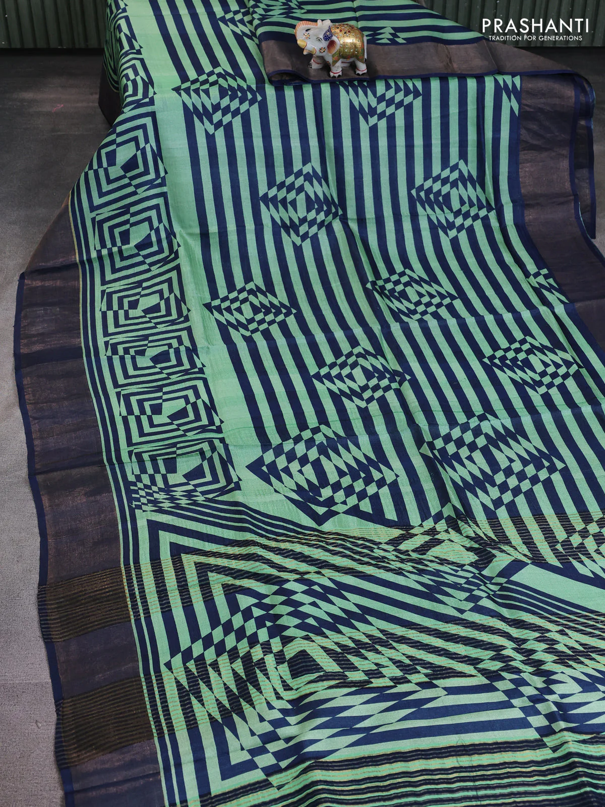 Pure tussar saree pastel green and navy blue with allover geometric and zari woven border - Image 2