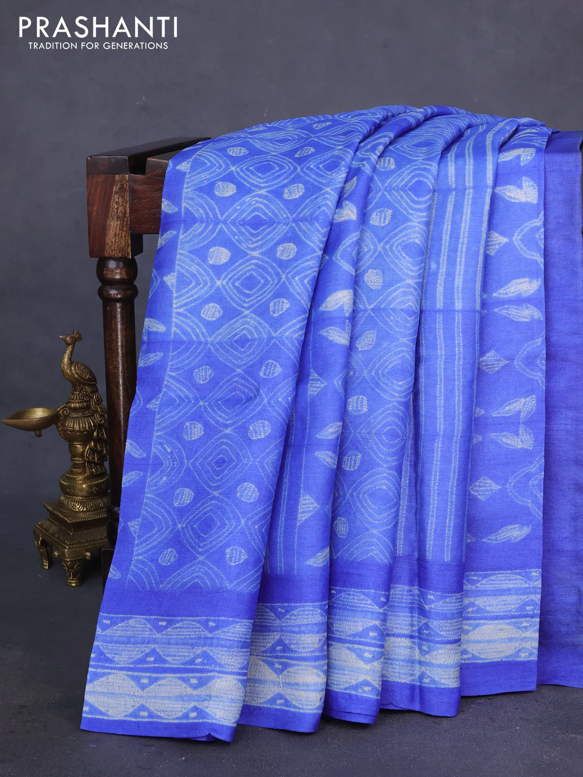 Pure tussar silk saree blue and maroon shade with allover shibori prints and penkalamkari hand painted prints pallu & blouse - Image 2