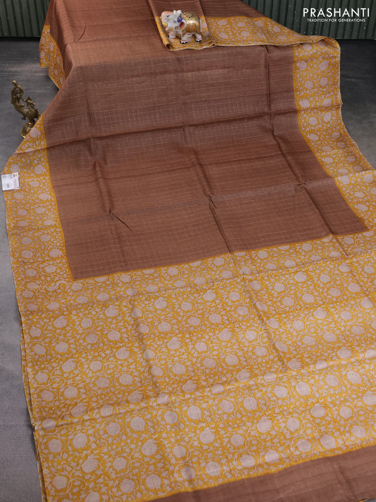 Pure tussar silk saree brown and yellow with allover zari checked pattern and kalamkari printed border - Image 2