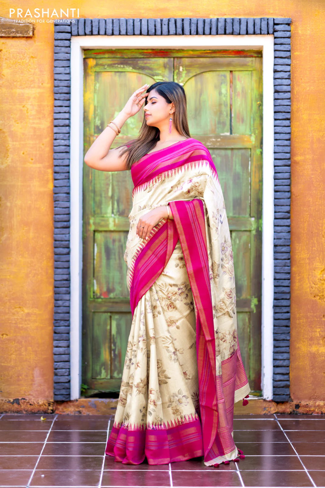 Pure tussar silk saree cream and pink with allover floral digital prints and temple deisgn zari woven vidarbha border - Image 2