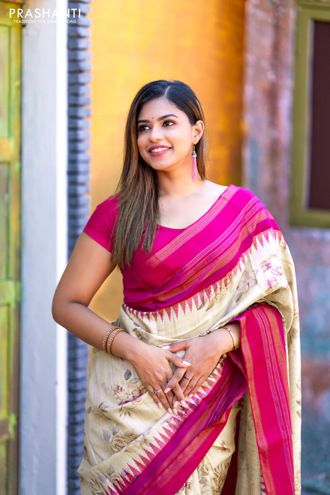 Pure tussar silk saree cream and pink with allover floral digital prints and temple deisgn zari woven vidarbha border - Image 5