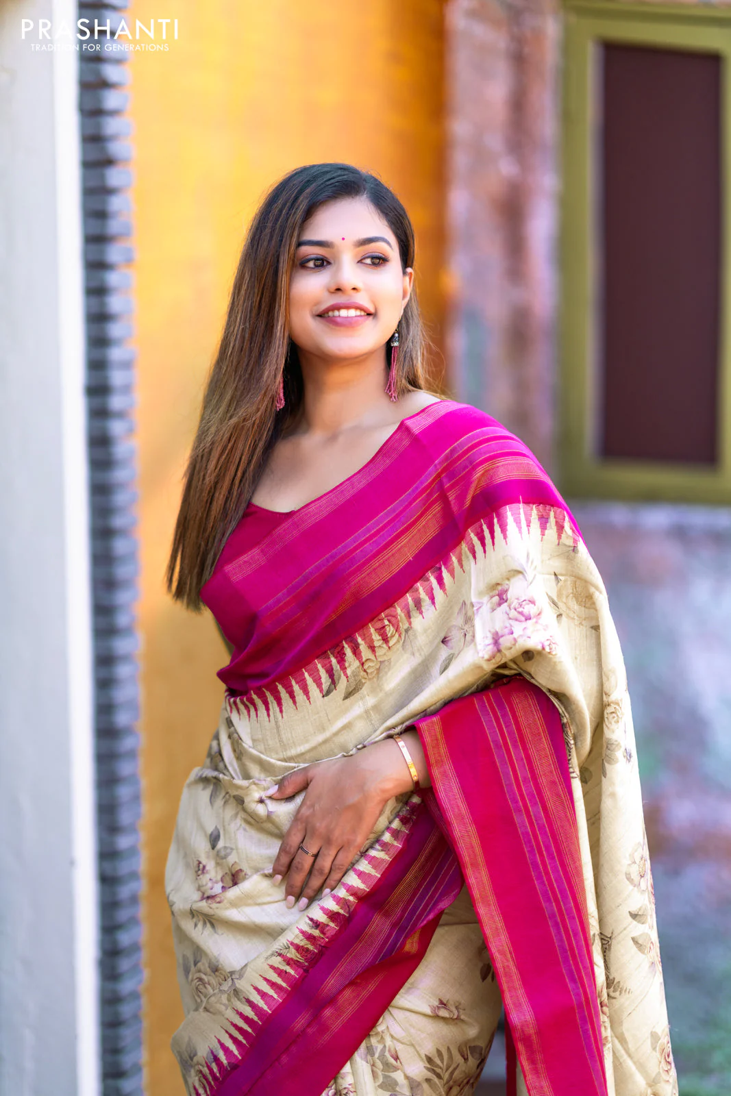 Pure tussar silk saree cream and pink with allover floral digital prints and temple deisgn zari woven vidarbha border - Image 6