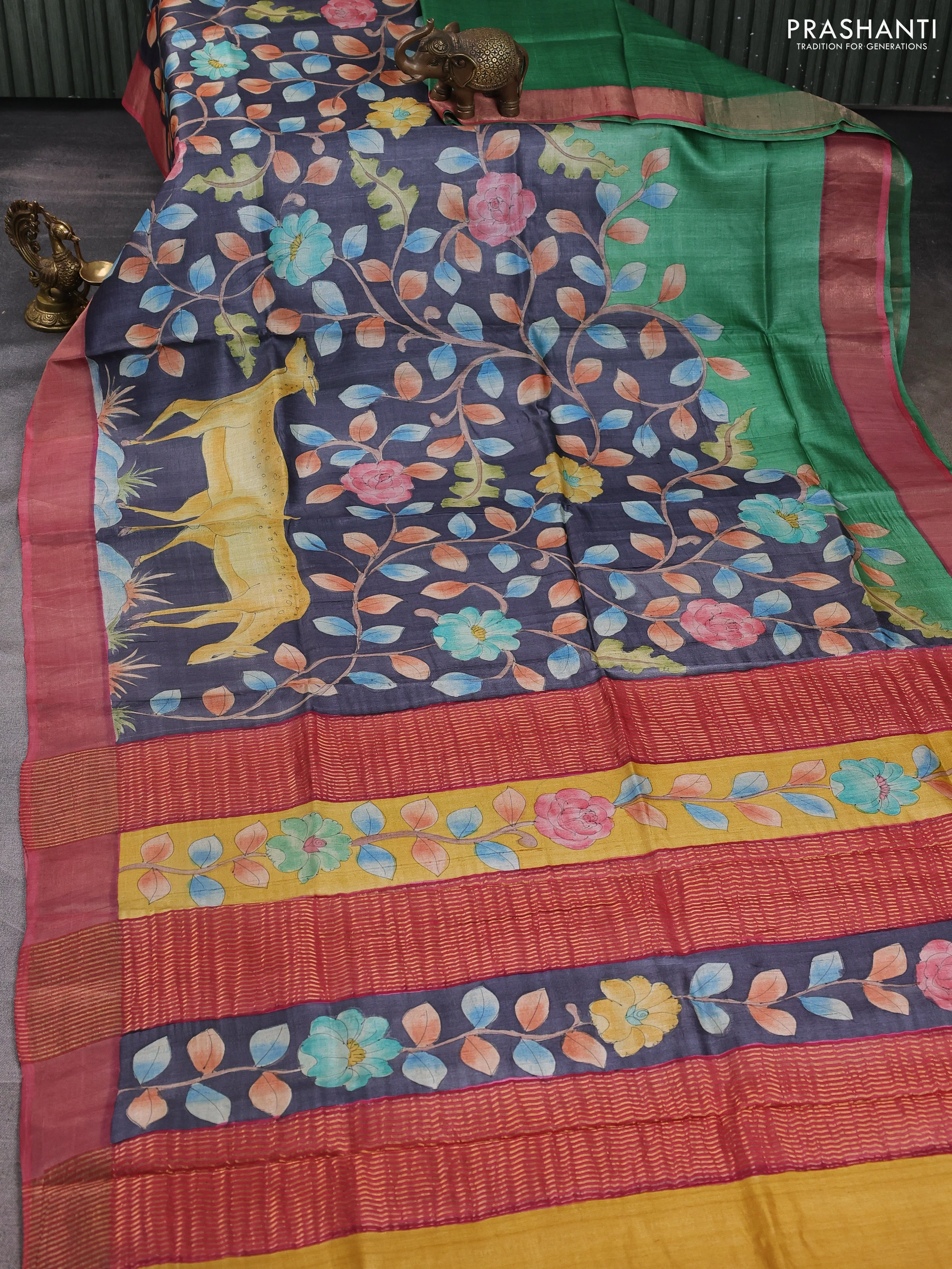 Pure tussar silk saree dark grey and peach pink with allover kalamkari hand painted prints and zari woven border - Image 2