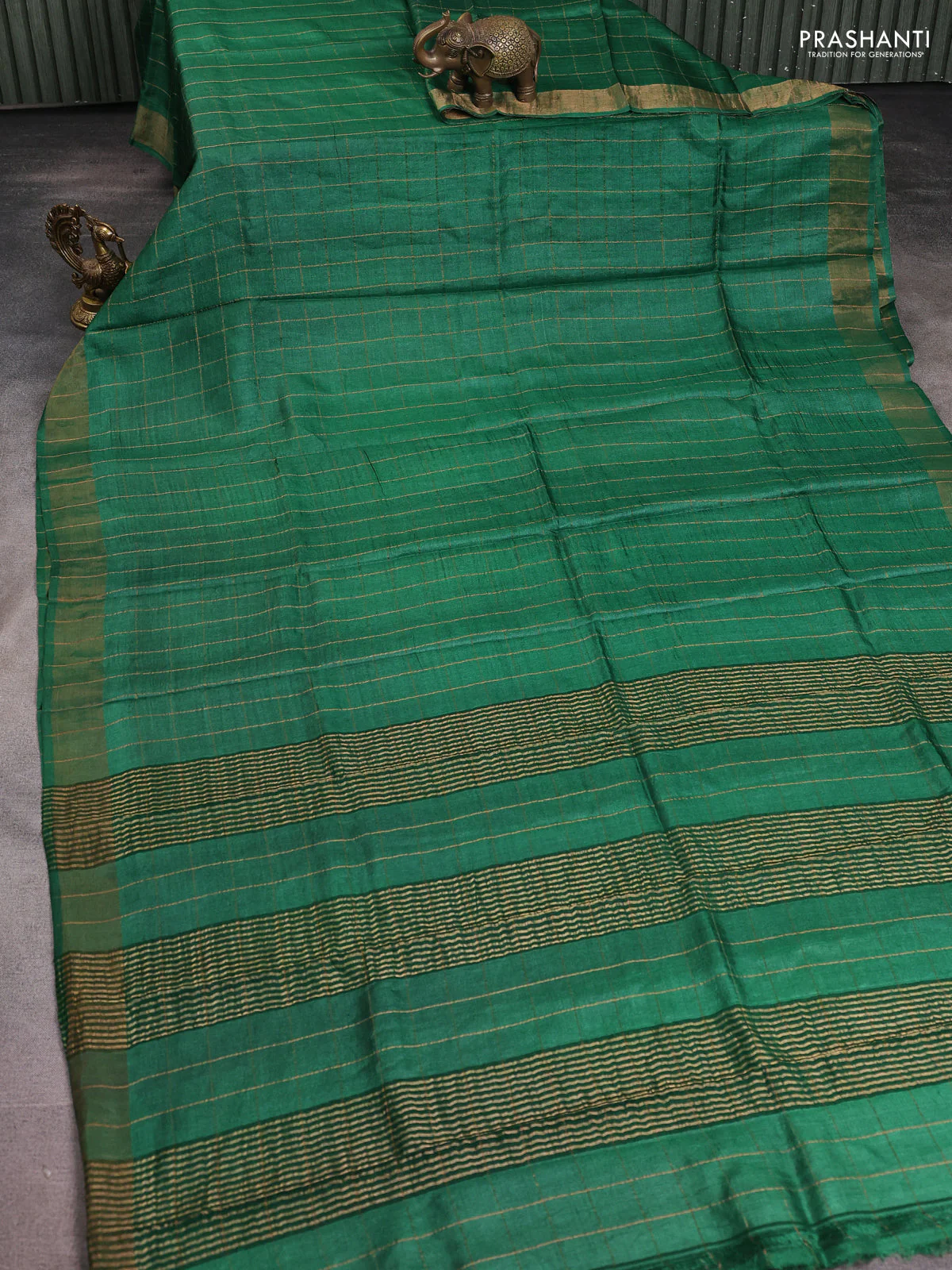Pure tussar silk saree green and purple with allover zari checked pattern and zari woven border - Image 2