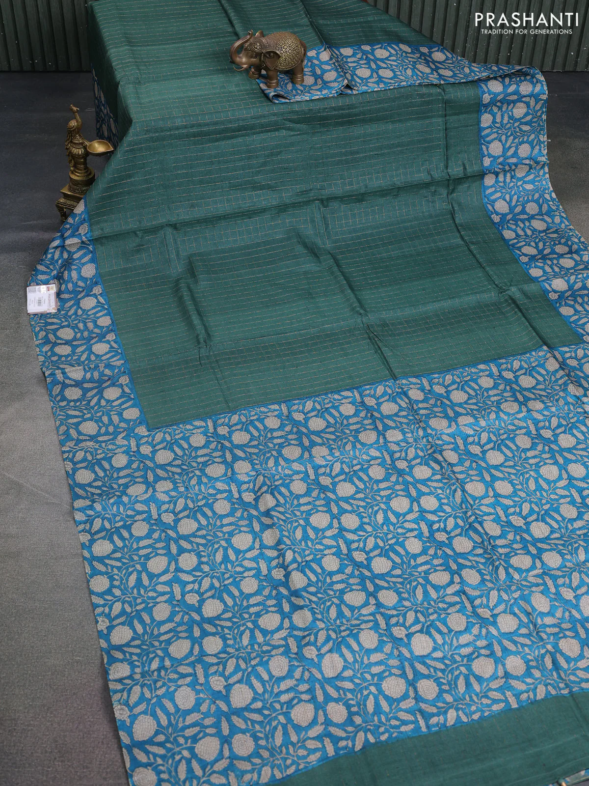 Pure tussar silk saree green shade and cs blue with allover zari checked pattern and kalamkari printed border - Image 2