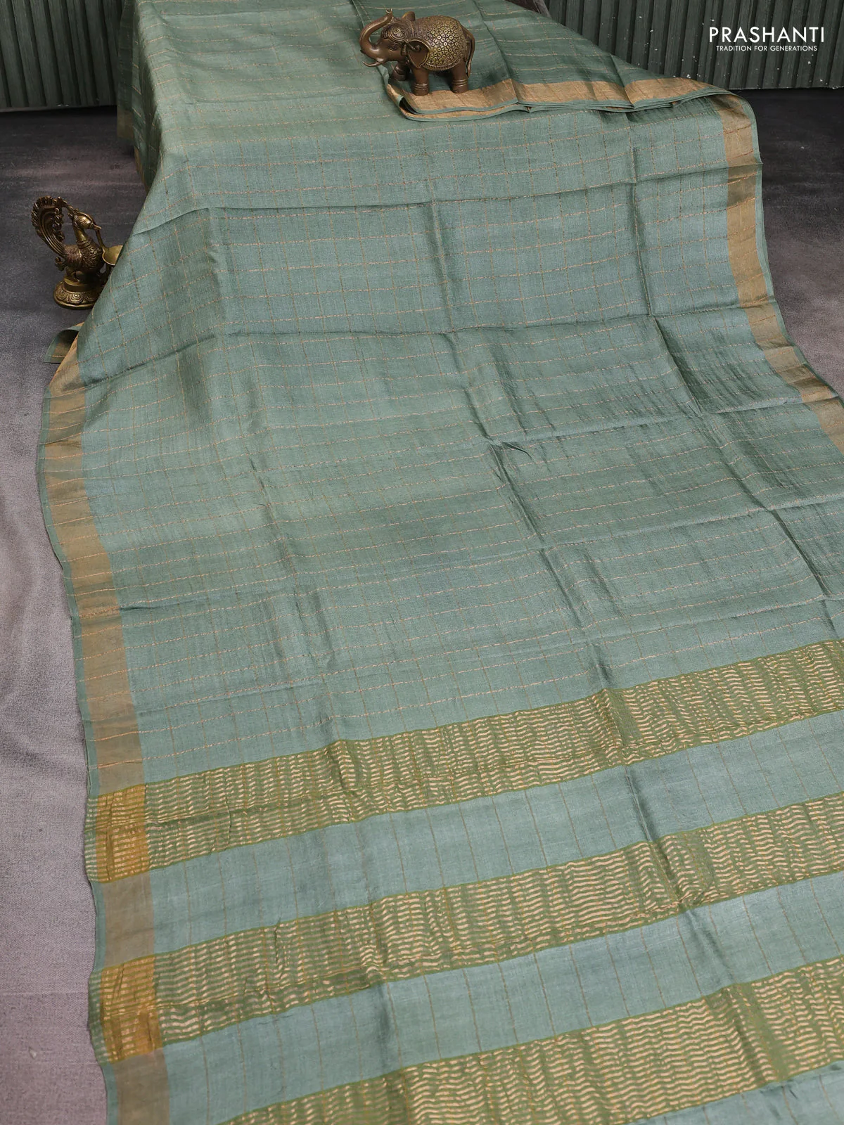 Pure tussar silk saree pastel green and magenta pink with allover zari checked pattern and zari woven border - Image 2