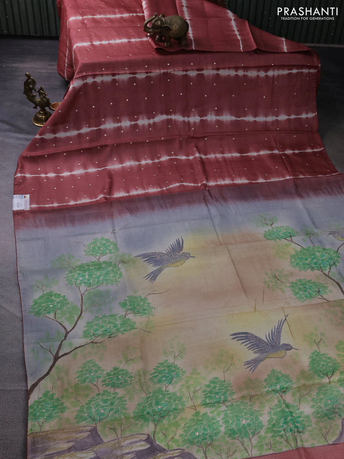 Pure tussar silk saree pastel maroon and grey shade with tie & dye prints & pita work and embroidery pallu - Image 2