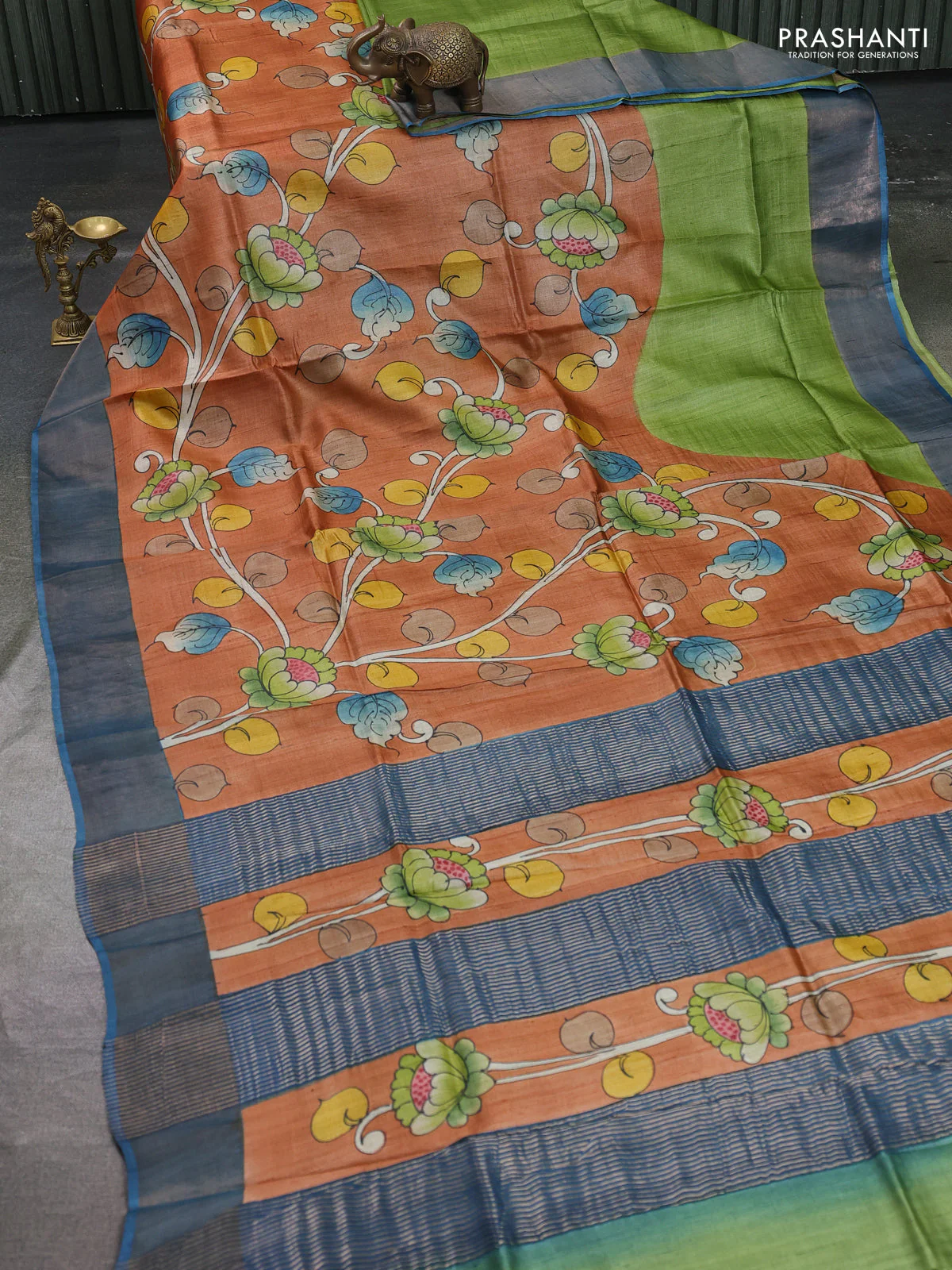 Pure tussar silk saree peach shade and bluish grey with allover kalamkari hand painted prints and zari woven border - Image 2