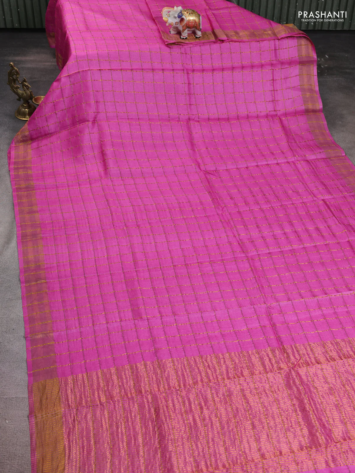 Pure tussar silk saree pink and elephant grey with allover zari woven checked pattern and zari woven border - Image 2
