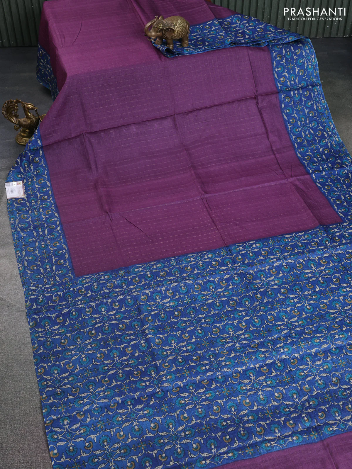Pure tussar silk saree purple and blue with allover zari checked pattern and kalamkari printed border - Image 2