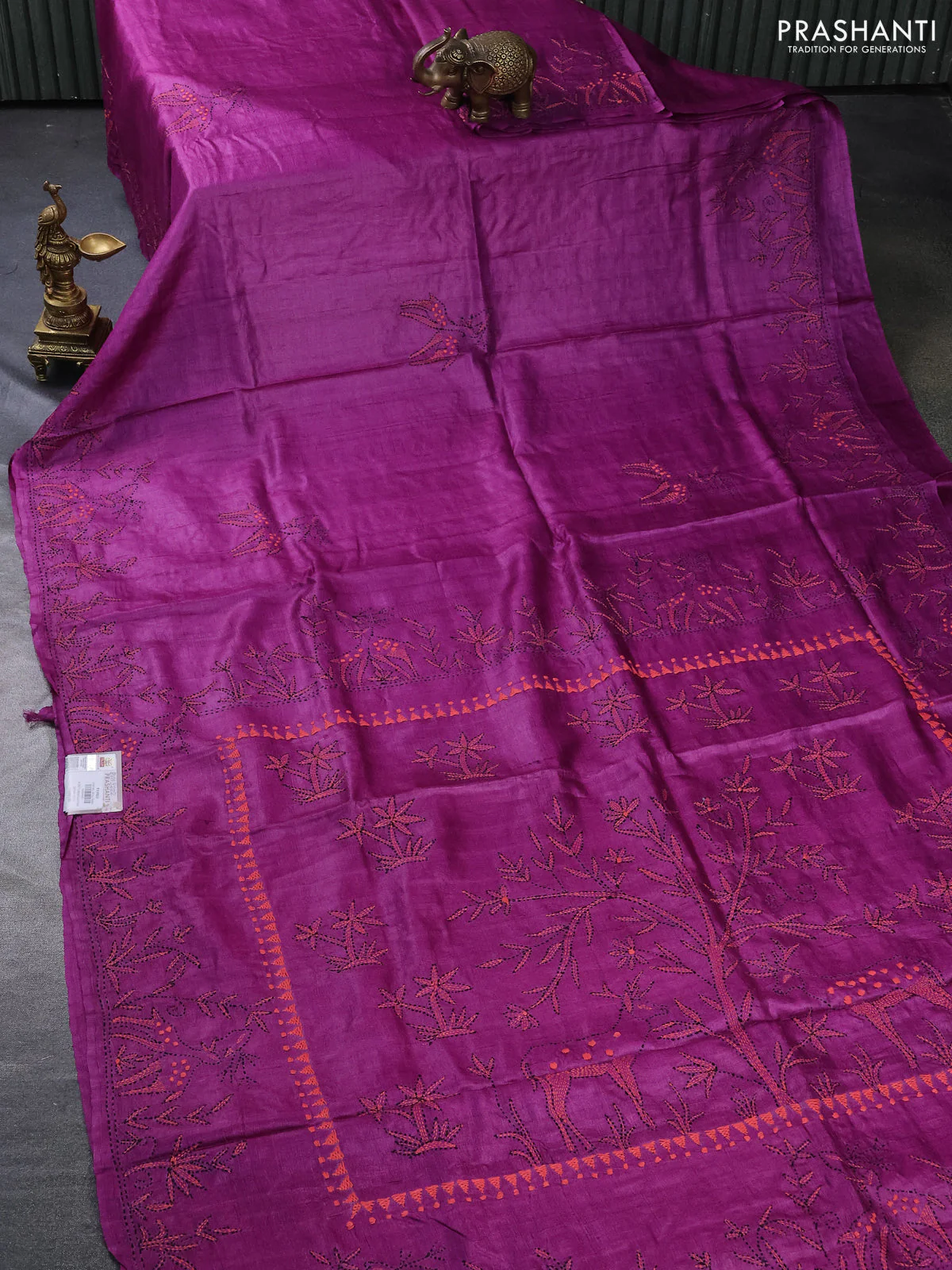 Pure tussar silk saree purple with kantha work buttas and kantha stitch work pallu - Image 2