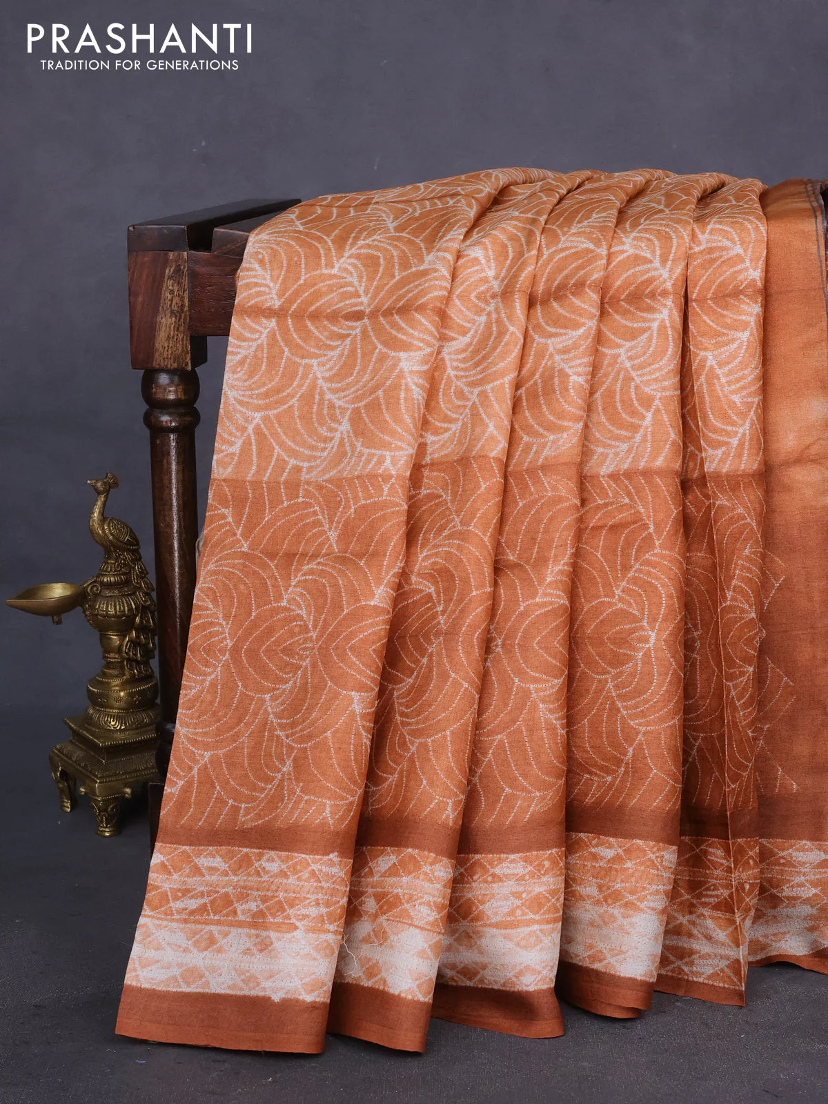 Pure tussar silk saree rust shade and grey with allover shibori prints and pen kalamkari prints pallu & blouse - Image 2