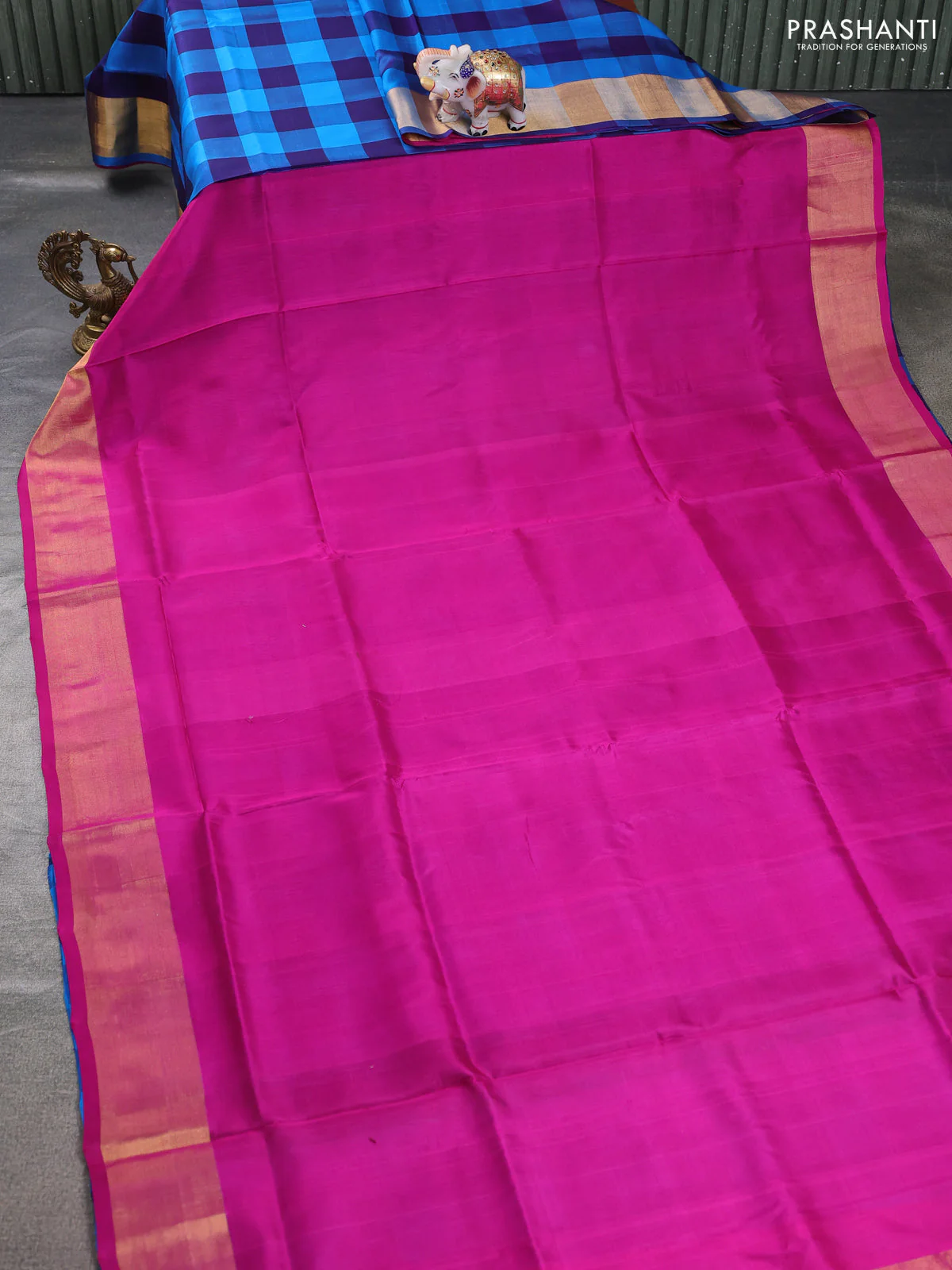 Pure uppada partly silk saree pink and blue with plain body and zari woven border - Image 2